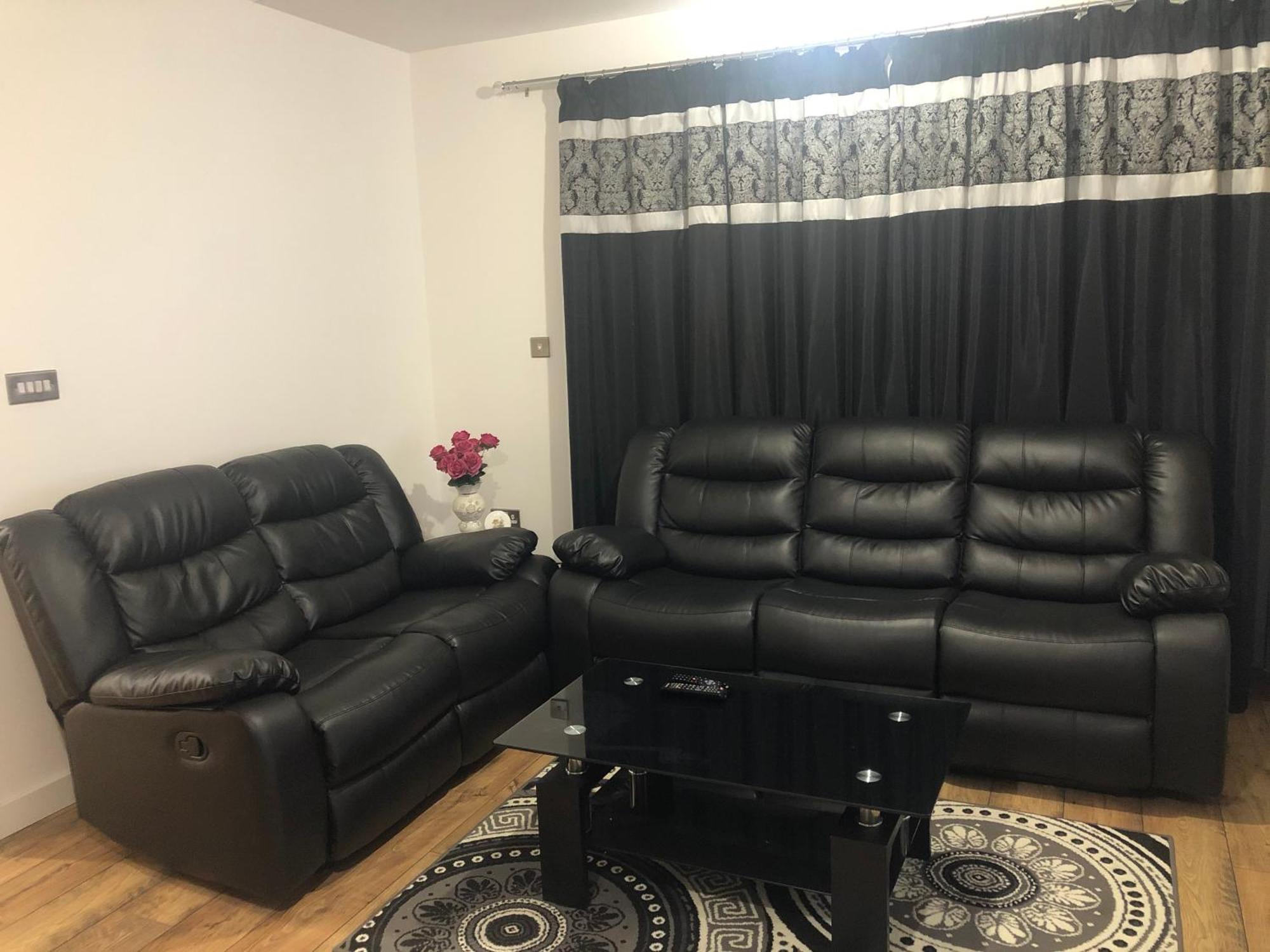 Luxury Kingsize Bedroom With Private Bathroom Northolt  Luaran gambar